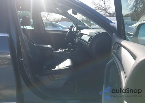 2013 Volkswagen Touareg Vr6 Sport z USA, uszkodzony, nr VIN WVGEF9BP1DD012512